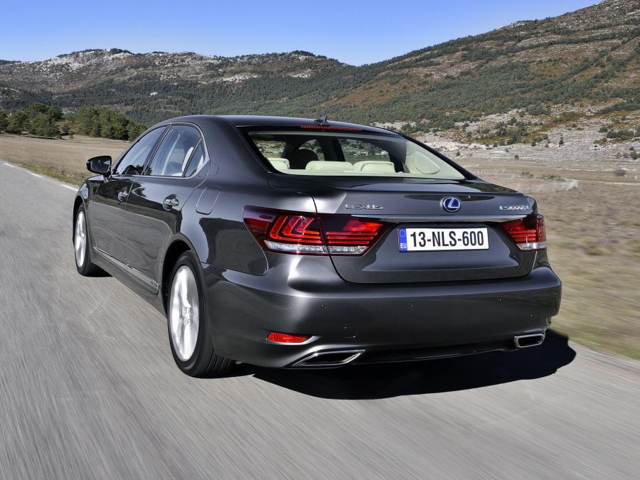  Lexus LS600h L 2012 года  (EU) (фото 6 из 13)
